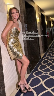 Ece Erken feet photo thumbnail