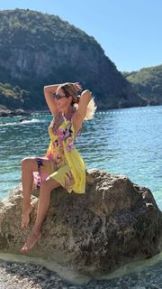 Ece Erken feet photo thumbnail