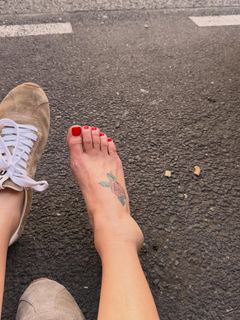 Ece Erken feet photo 5