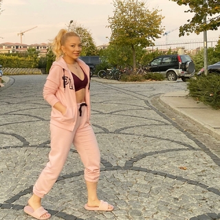 Ece Seckin feet photo 5