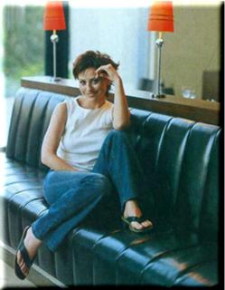 Ece Uslu feet photo 3