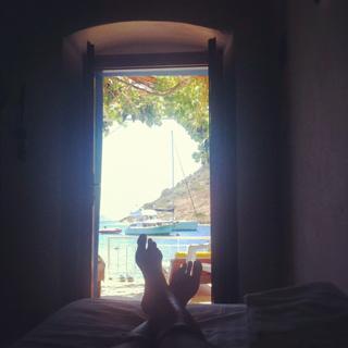 Ece Uslu feet photo 16