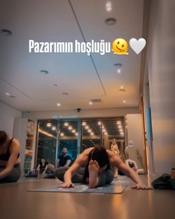 Ece Yasar feet photo 1