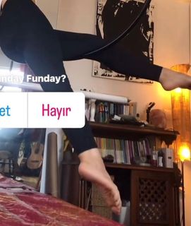 Ece Yasar feet photo 4