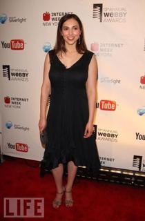 Eden Riegel feet photo 1