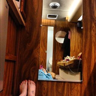 Eden Sher feet photo thumbnail
