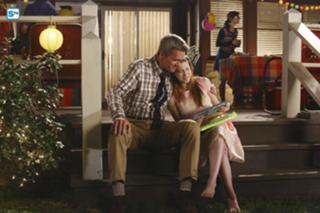 Eden Sher feet photo thumbnail