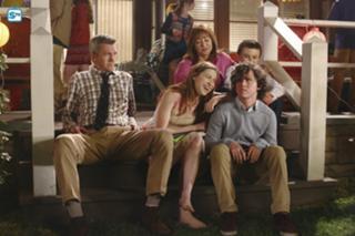 Eden Sher feet photo thumbnail