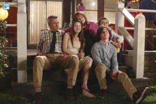 Eden Sher feet photo thumbnail