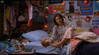 Eden Sher feet photo thumbnail