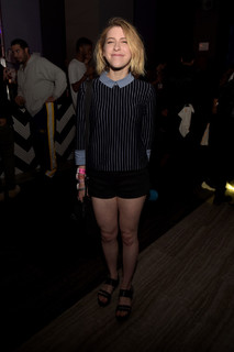 Eden Sher feet photo thumbnail