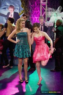 Eden Sher feet photo thumbnail