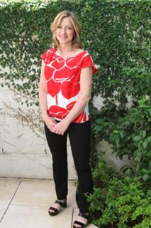 Edie Falco feet photo thumbnail