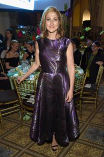 Edie Falco feet photo thumbnail