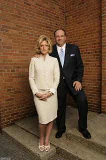 Edie Falco feet photo thumbnail