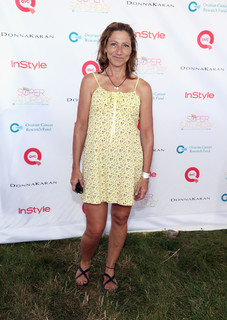 Edie Falco feet photo thumbnail