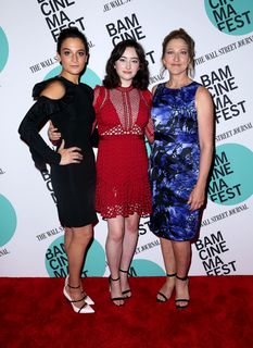 Edie Falco feet photo thumbnail