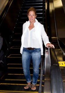 Edie Falco feet photo thumbnail