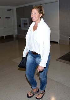 Edie Falco feet photo thumbnail