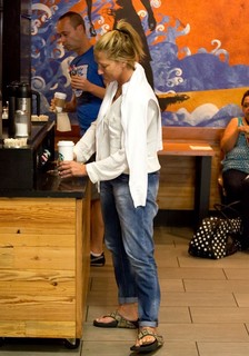 Edie Falco feet photo thumbnail
