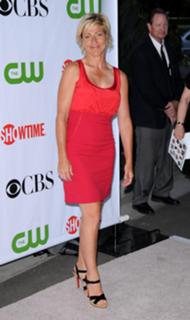 Edie Falco feet photo thumbnail