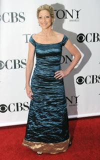 Edie Falco feet photo thumbnail