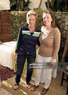 Edie Falco feet photo thumbnail