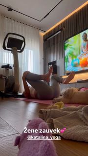 Edita Aradinović feet photo 11