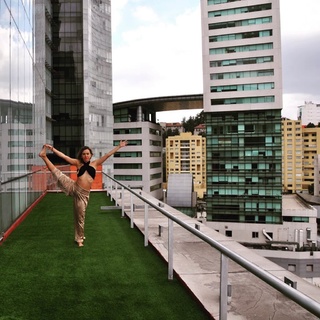 Edna Monroy feet photo 14