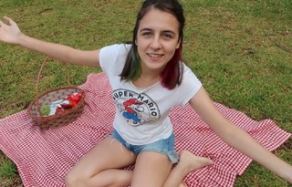 Eduarda Hippier feet photo thumbnail