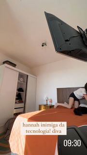 Eduarda Hippier feet photo thumbnail