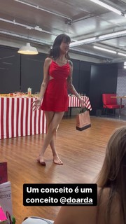 Eduarda Hippier feet photo thumbnail