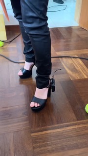 Eduarda Hippier feet photo thumbnail