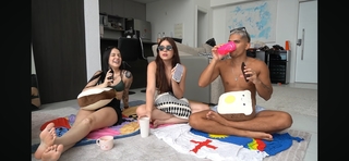 Eduarda Hippier feet photo thumbnail