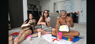 Eduarda Hippier feet photo thumbnail