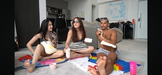 Eduarda Hippier feet photo thumbnail