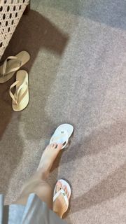 Eduarda Hippier feet photo thumbnail