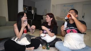 Eduarda Hippier feet photo thumbnail