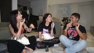 Eduarda Hippier feet photo thumbnail