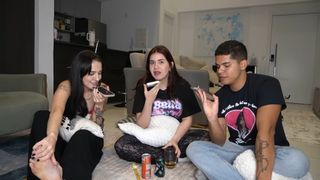 Eduarda Hippier feet photo thumbnail