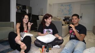 Eduarda Hippier feet photo thumbnail