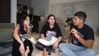 Eduarda Hippier feet photo thumbnail