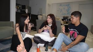 Eduarda Hippier feet photo thumbnail