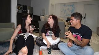 Eduarda Hippier feet photo thumbnail