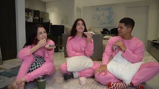 Eduarda Hippier feet photo thumbnail