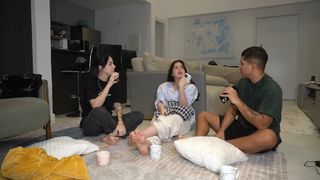 Eduarda Hippier feet photo thumbnail