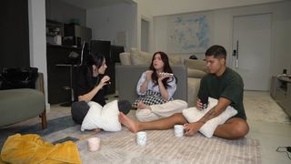 Eduarda Hippier feet photo thumbnail