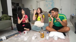 Eduarda Hippier feet photo thumbnail