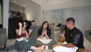 Eduarda Hippier feet photo thumbnail