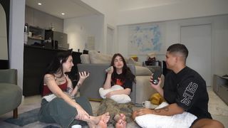 Eduarda Hippier feet photo thumbnail